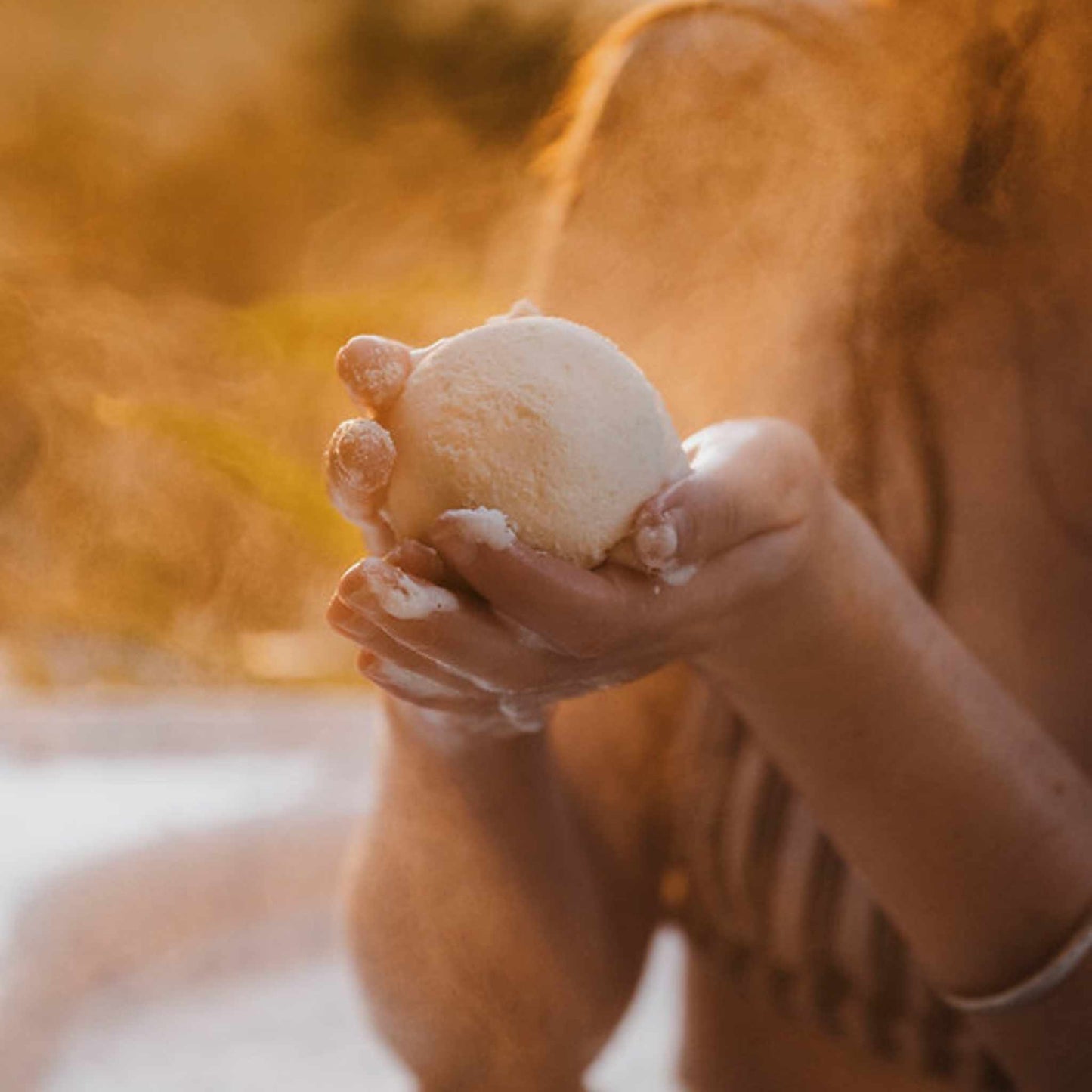Fizzy Nourishing Bath Bomb